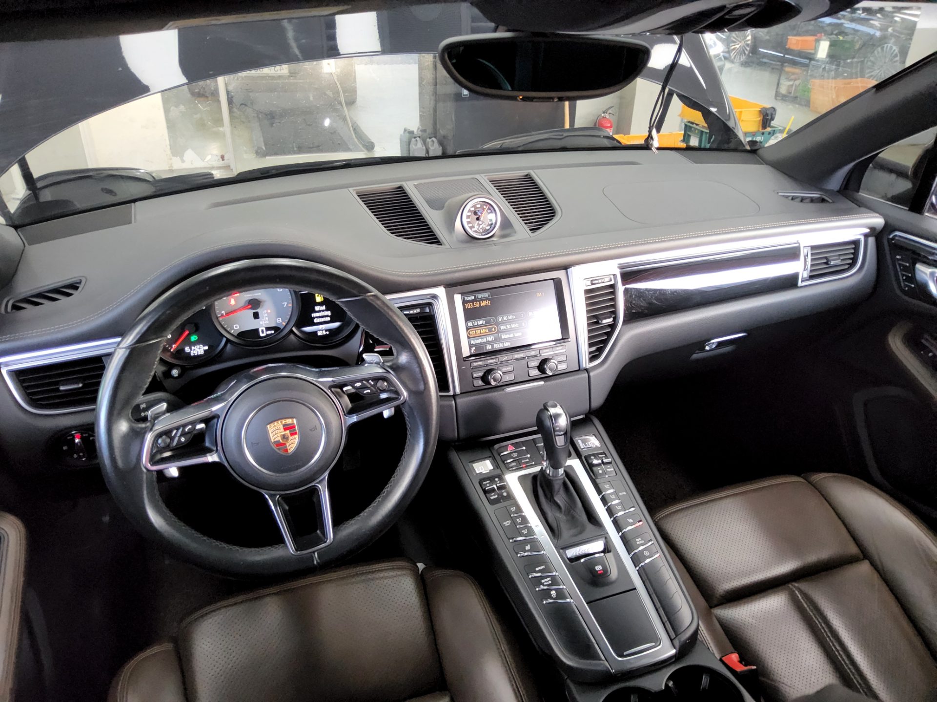 2015 - porsche macan
