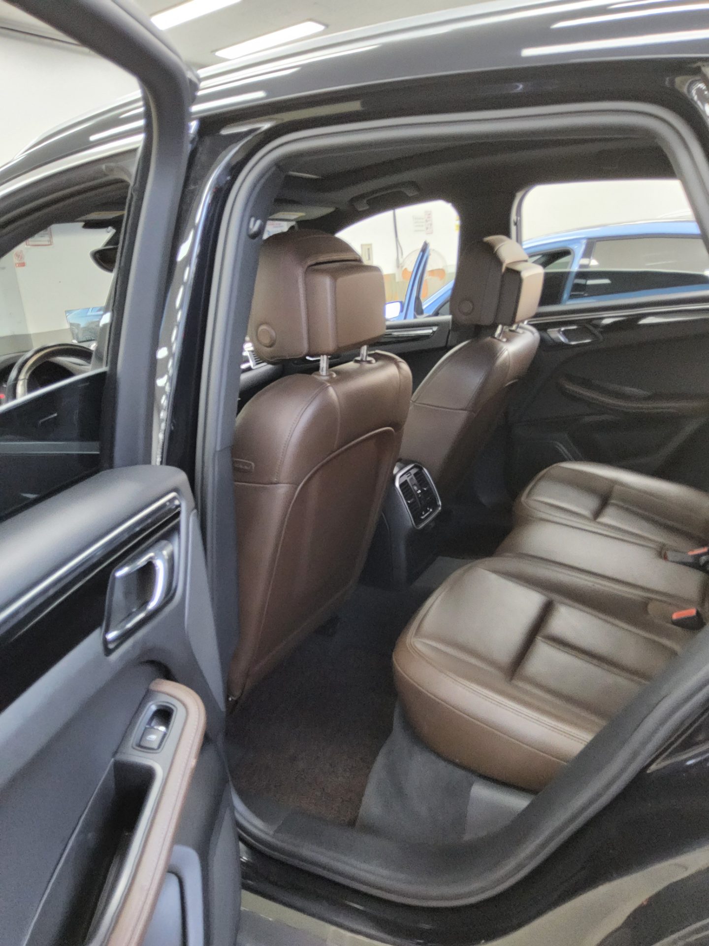 2015 - porsche macan