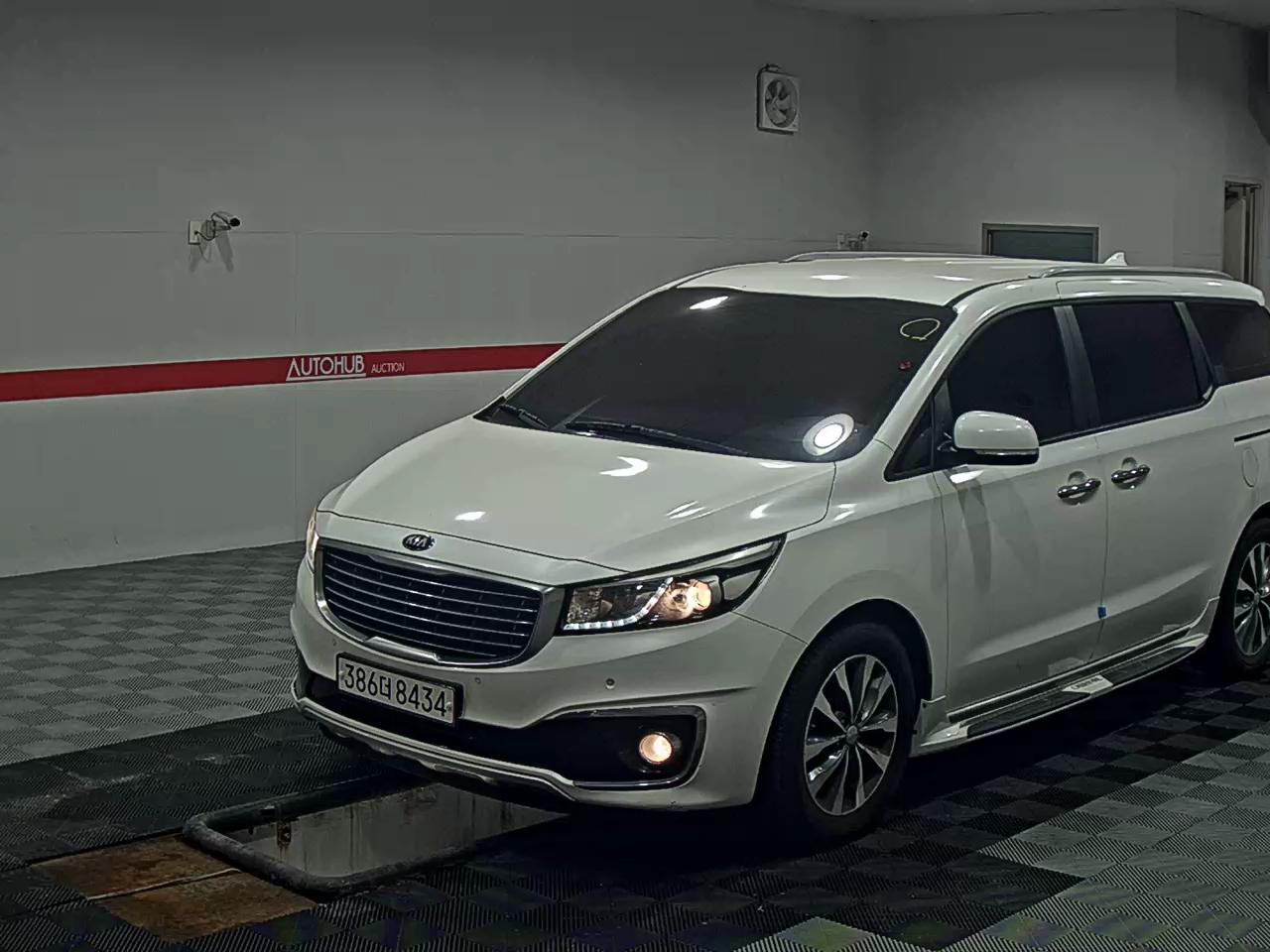 KIA CARNIVAL