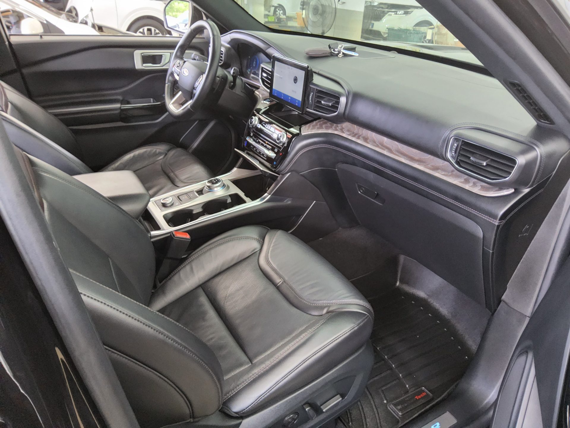 Ford Explorer 2021 — صورة 7