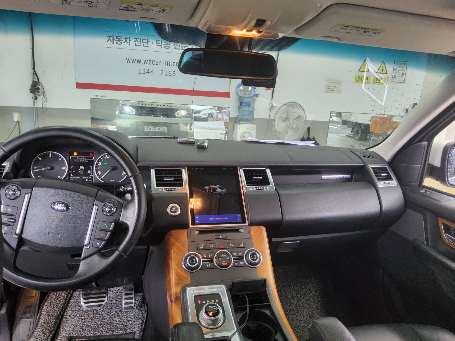2012 - land rover range rover