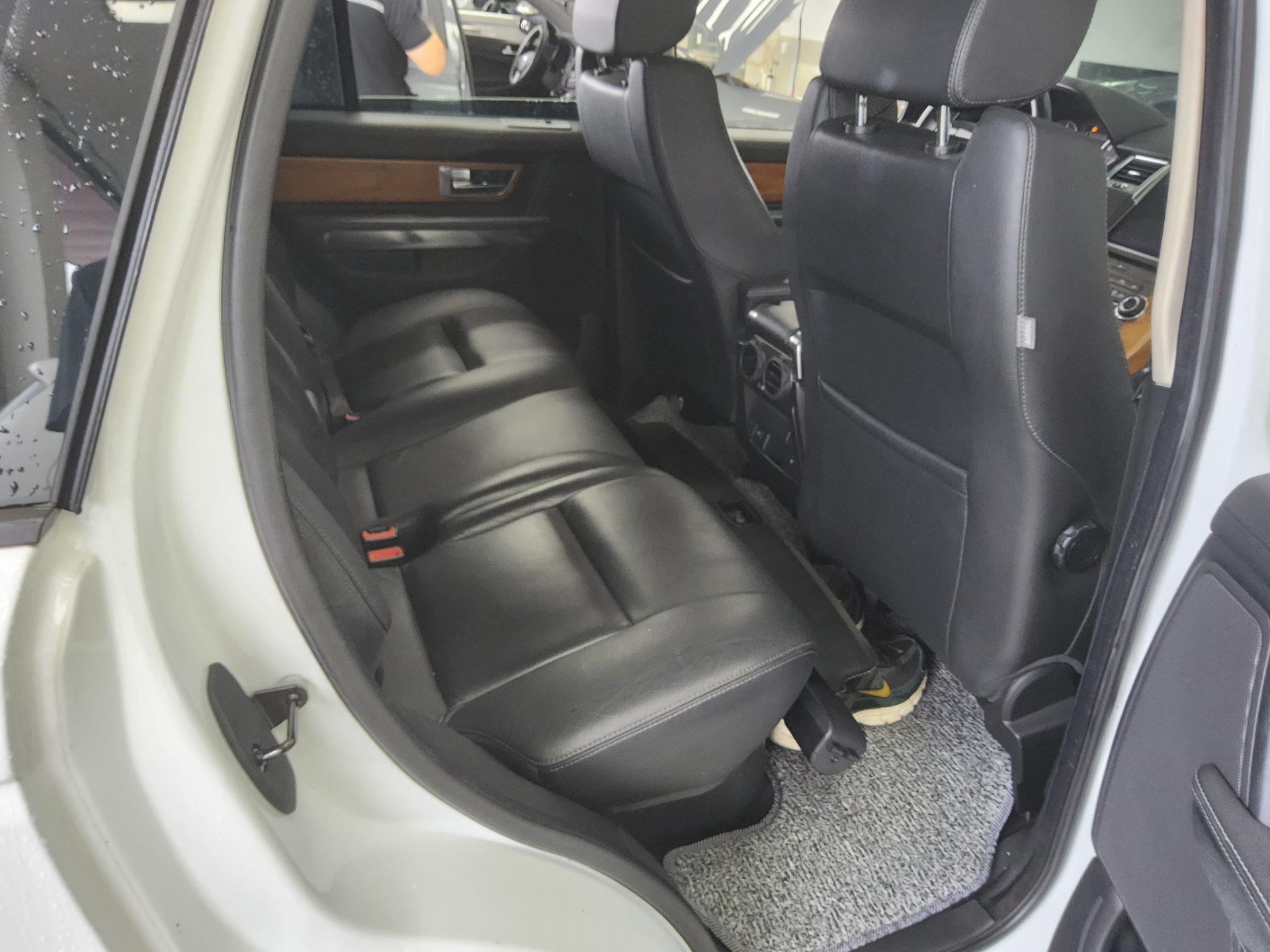 2012 - land rover range rover