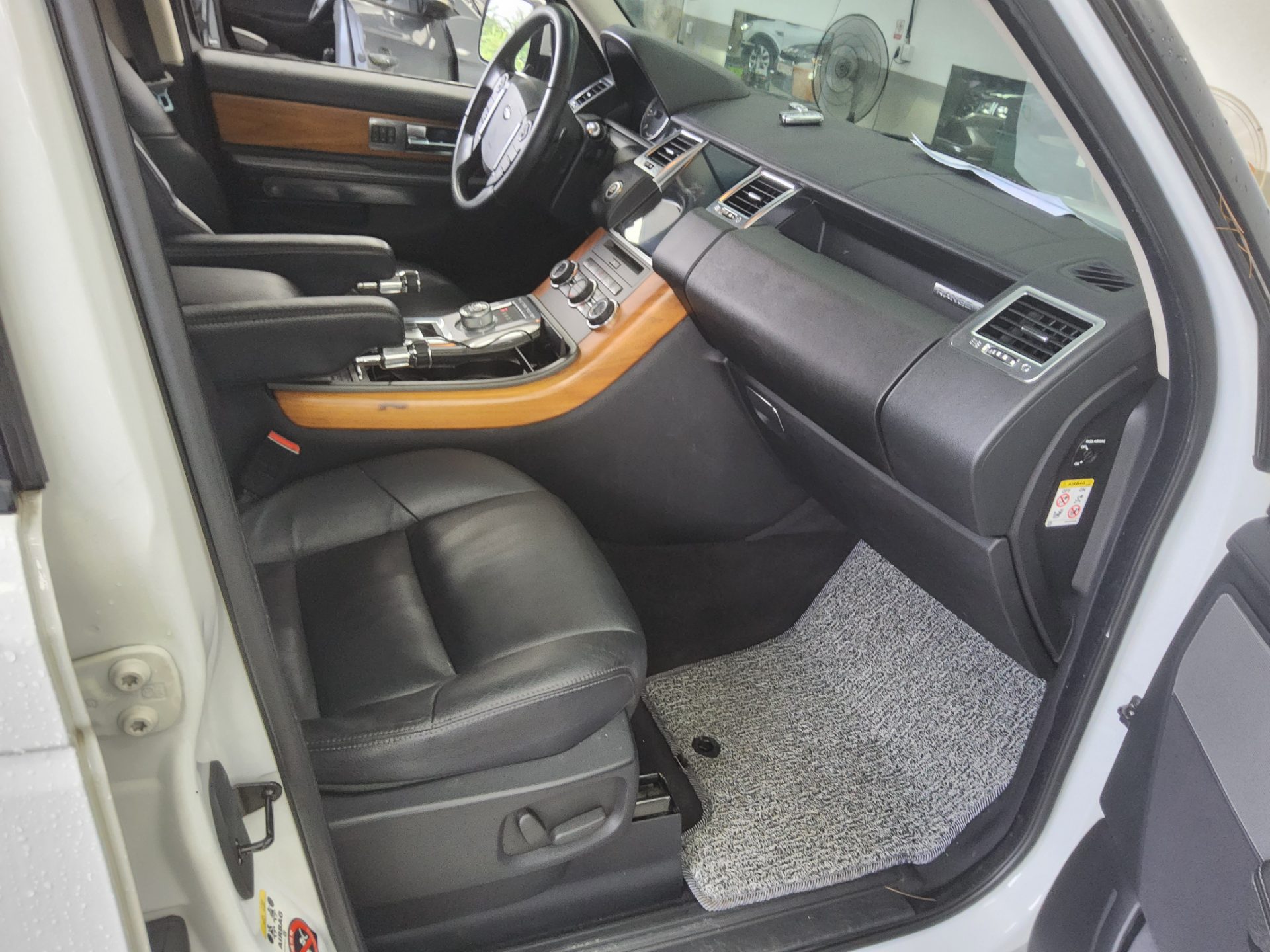 2012 - land rover range rover