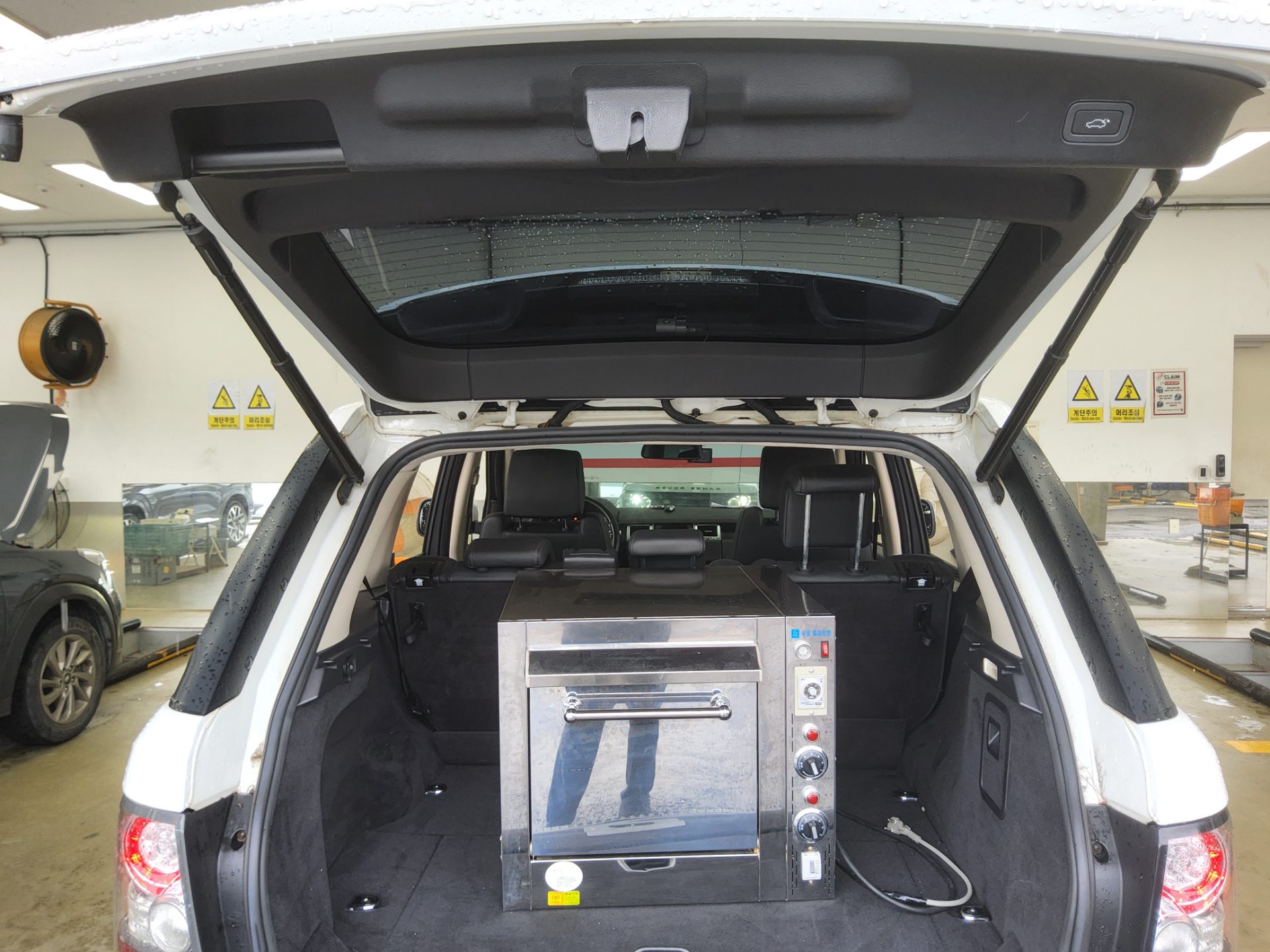 2012 - land rover range rover