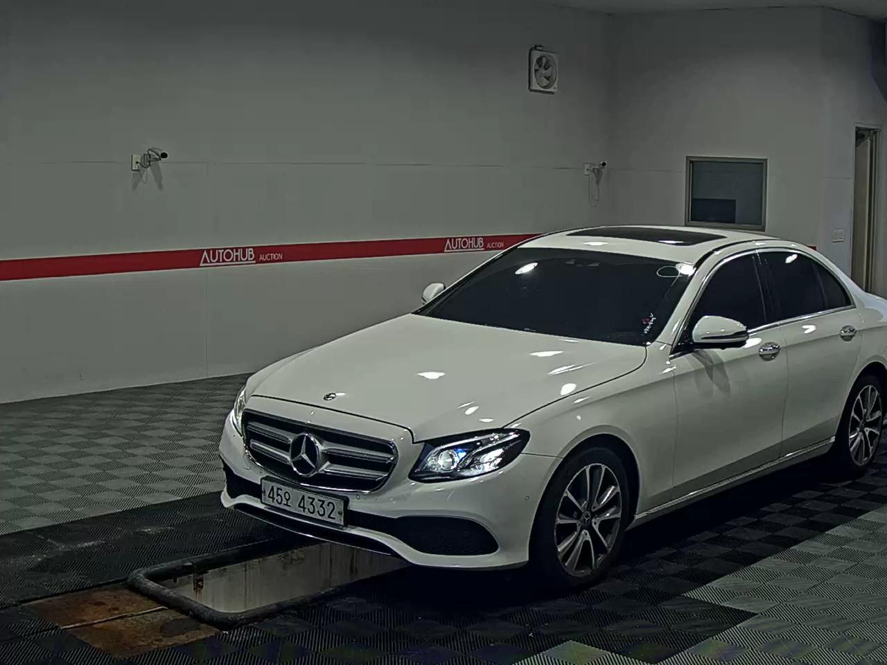 2019 - mercedes-benz e300