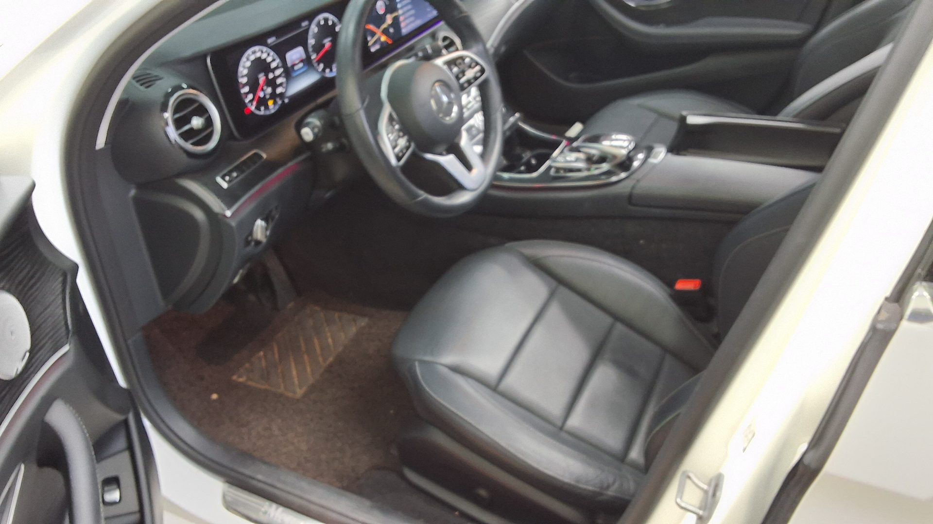 2019 - mercedes-benz e300