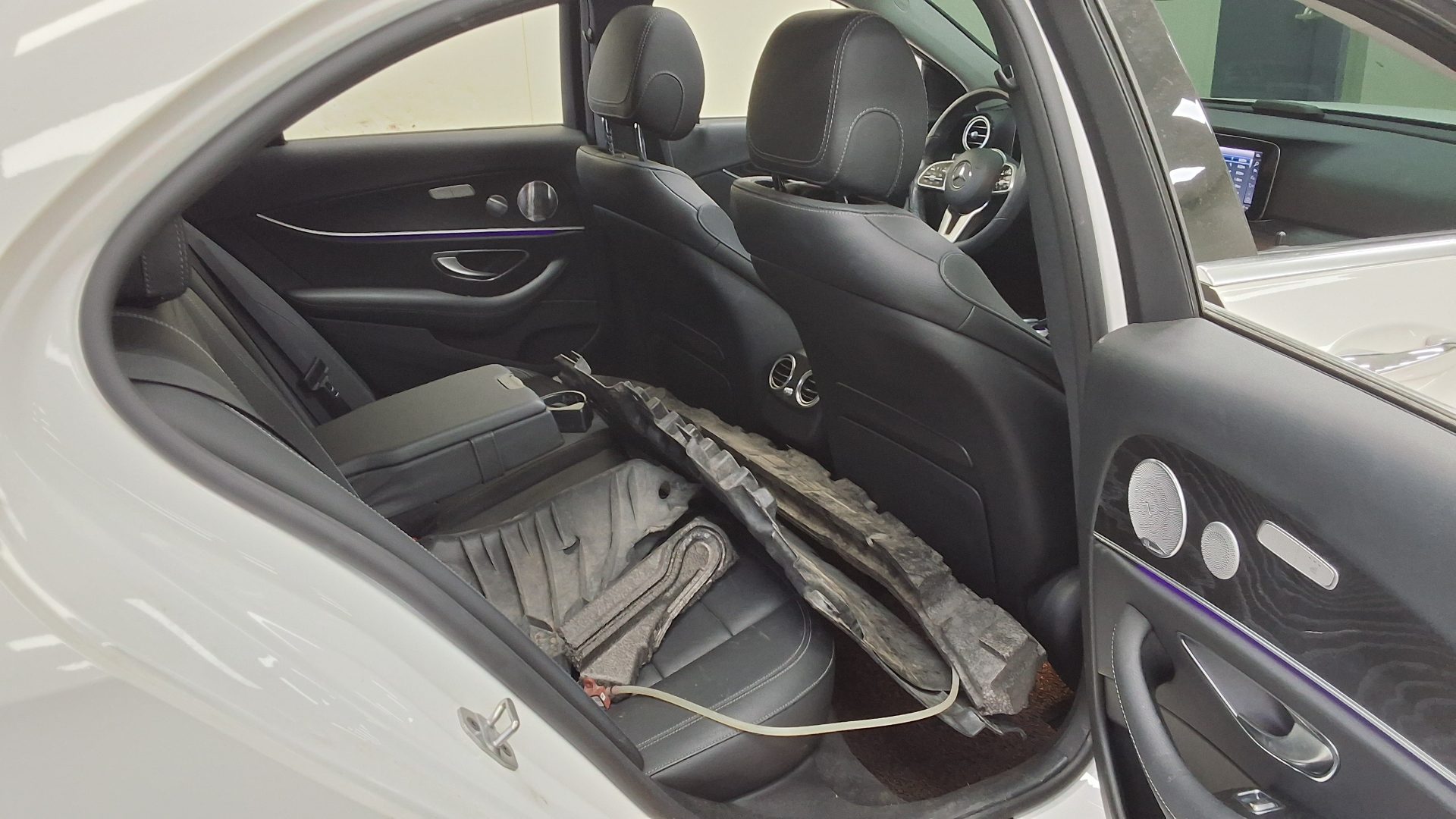 2019 - mercedes-benz e300