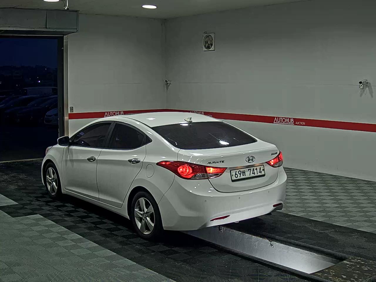 2012 - hyundai avante