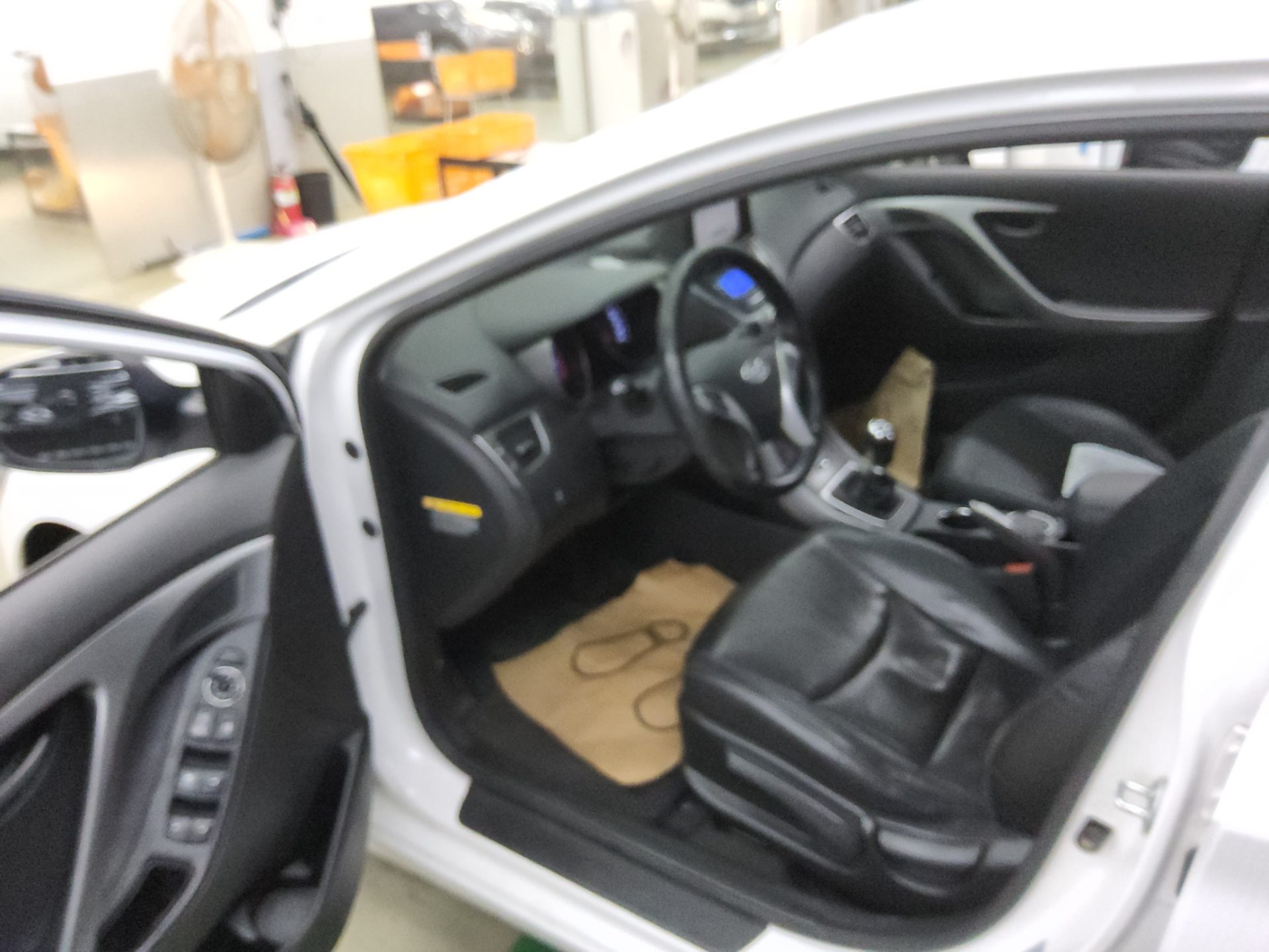 2012 - hyundai avante