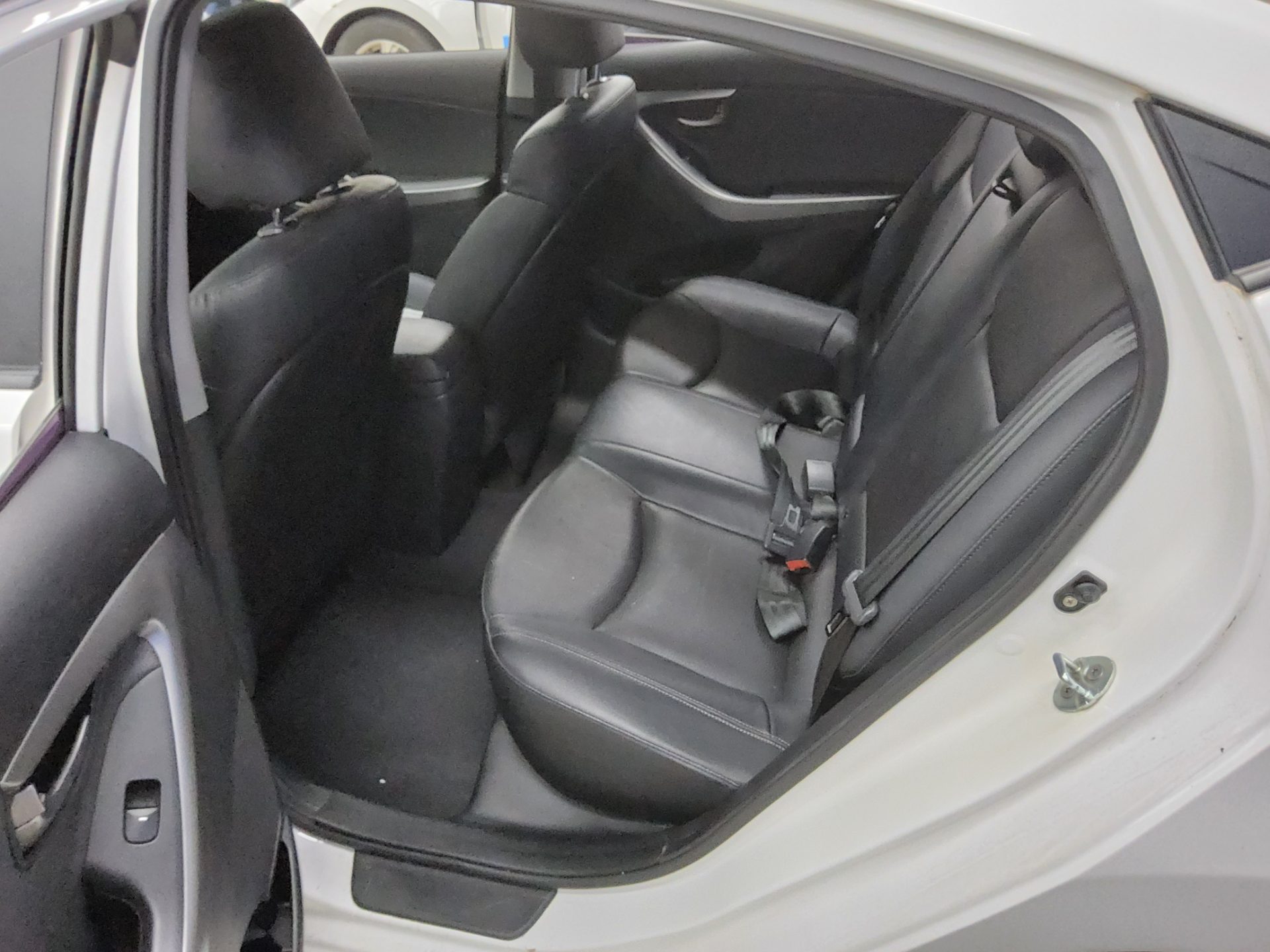 2012 - hyundai avante