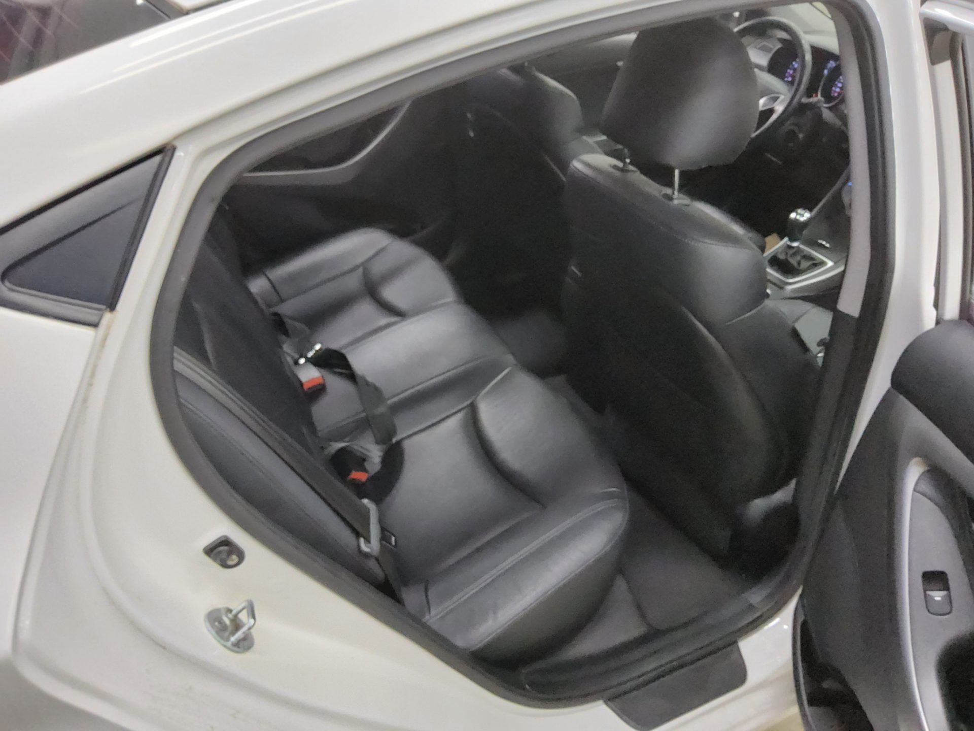 2012 - hyundai avante