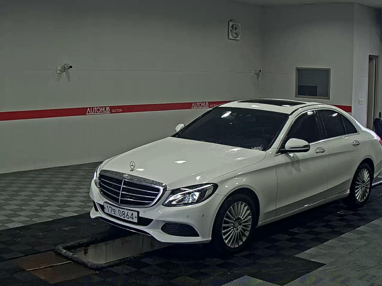 MERCEDES-BENZ C-CLASS (4TH GEN) C220 d