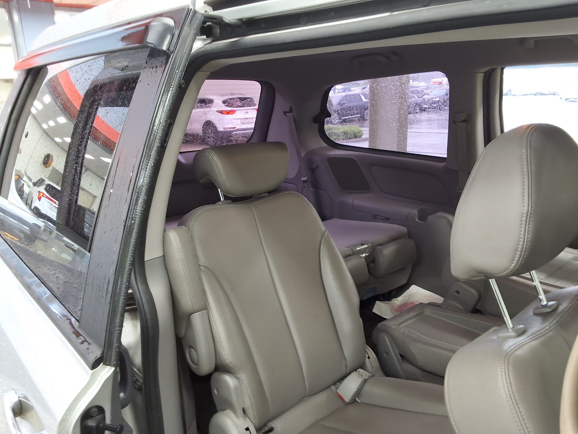 2014 - kia carnival