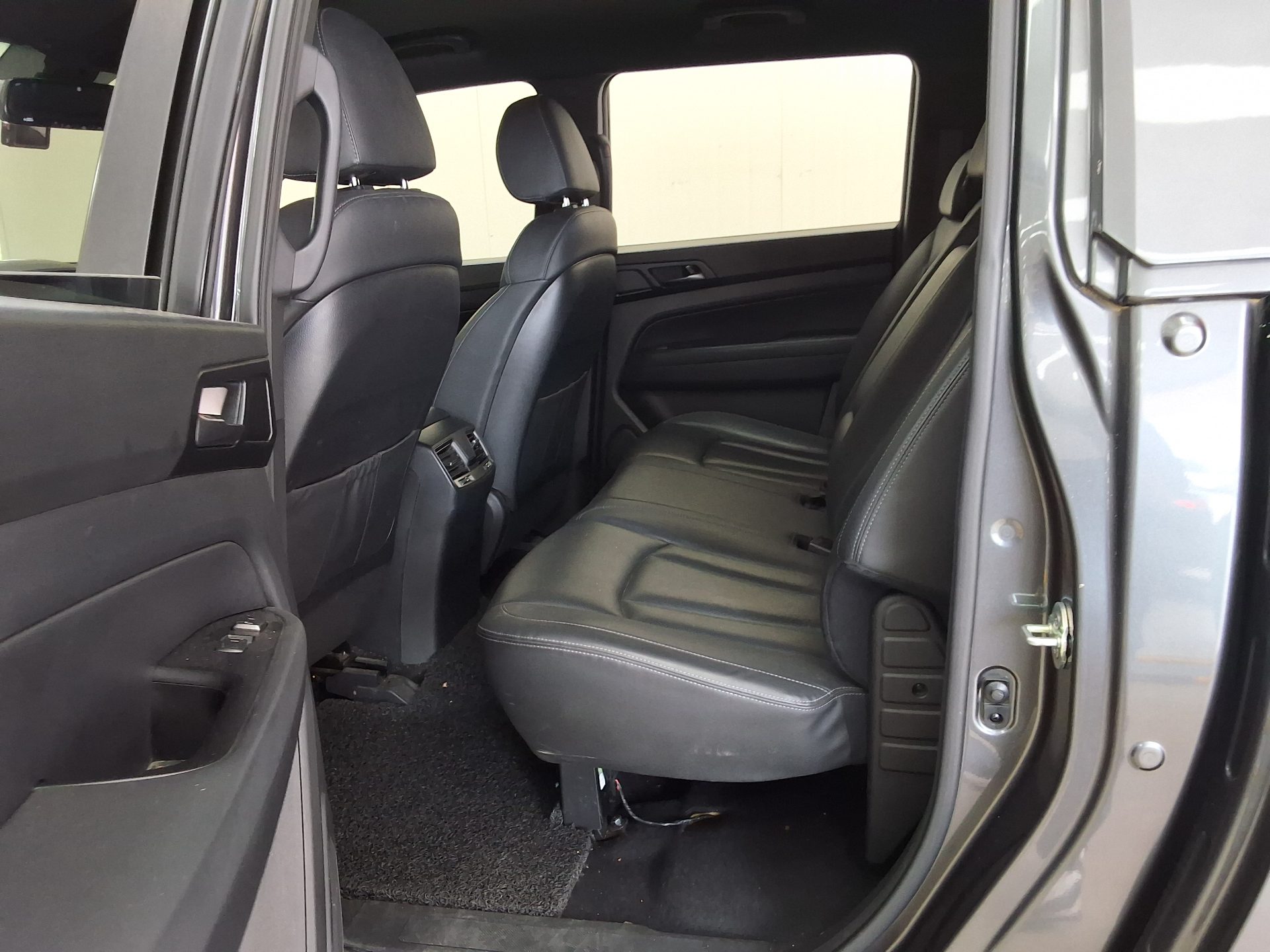 2021 - ssangyong rexton