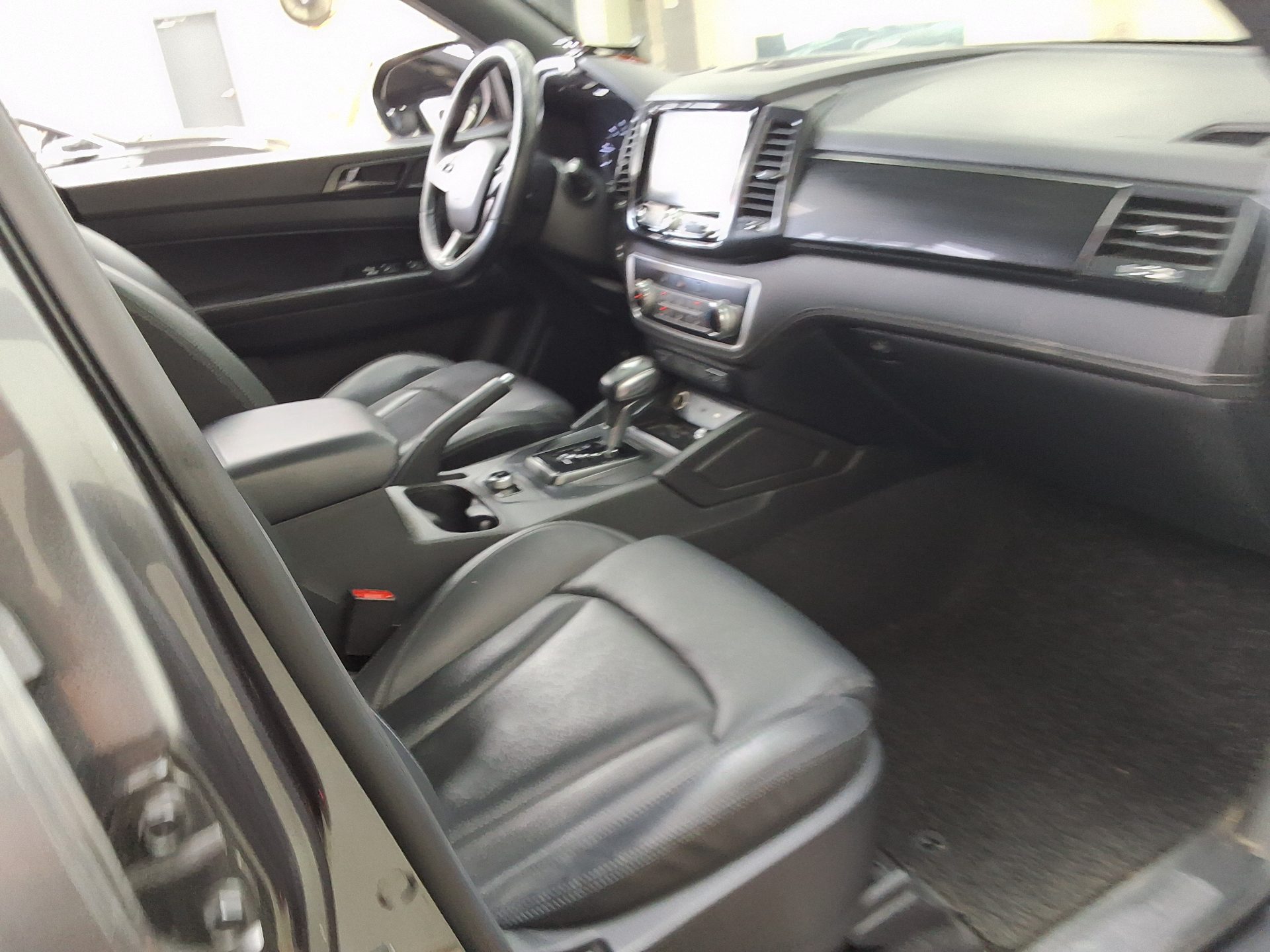 2021 - ssangyong rexton