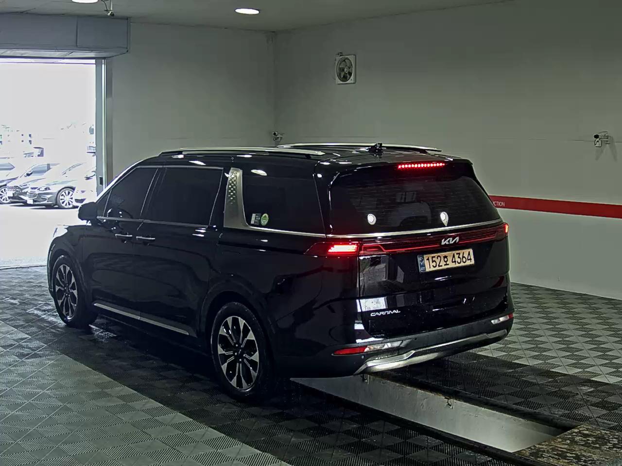 2023 - kia carnival