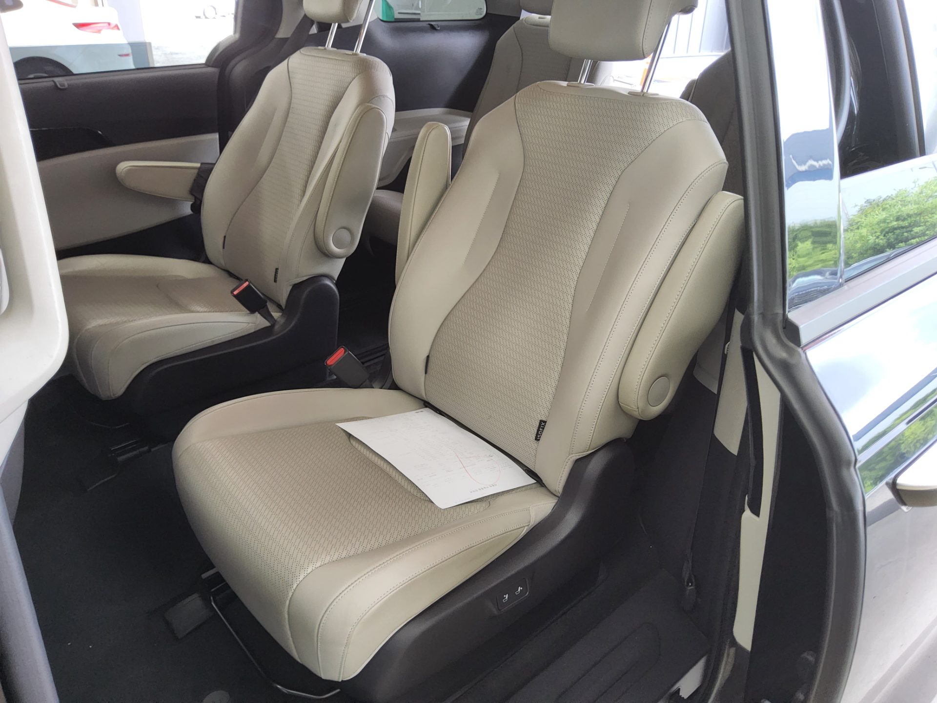 2023 - kia carnival