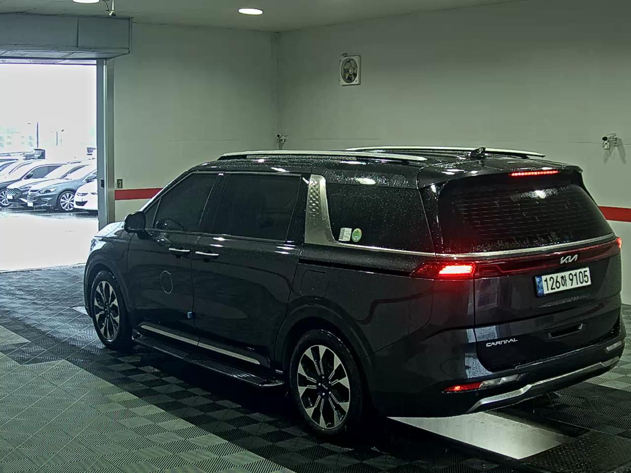 2023 - kia carnival