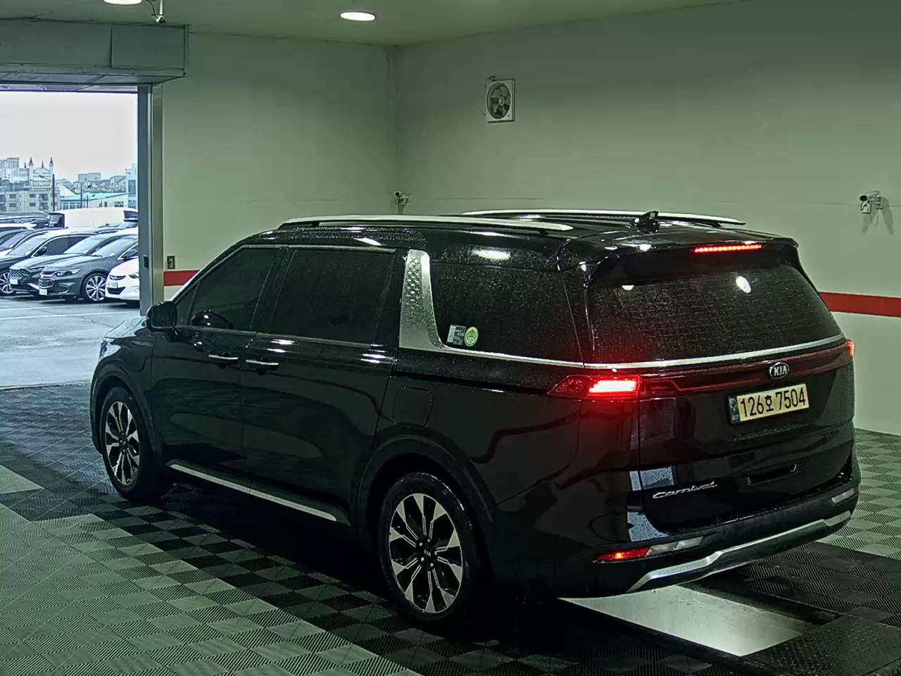 2021 - kia carnival