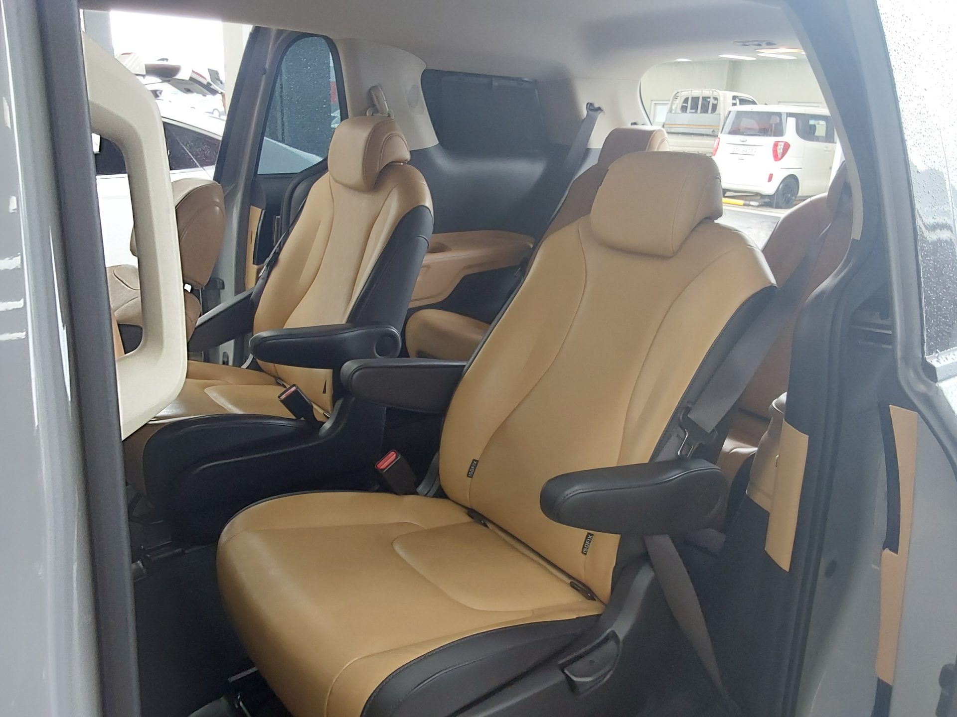 2023 - kia carnival