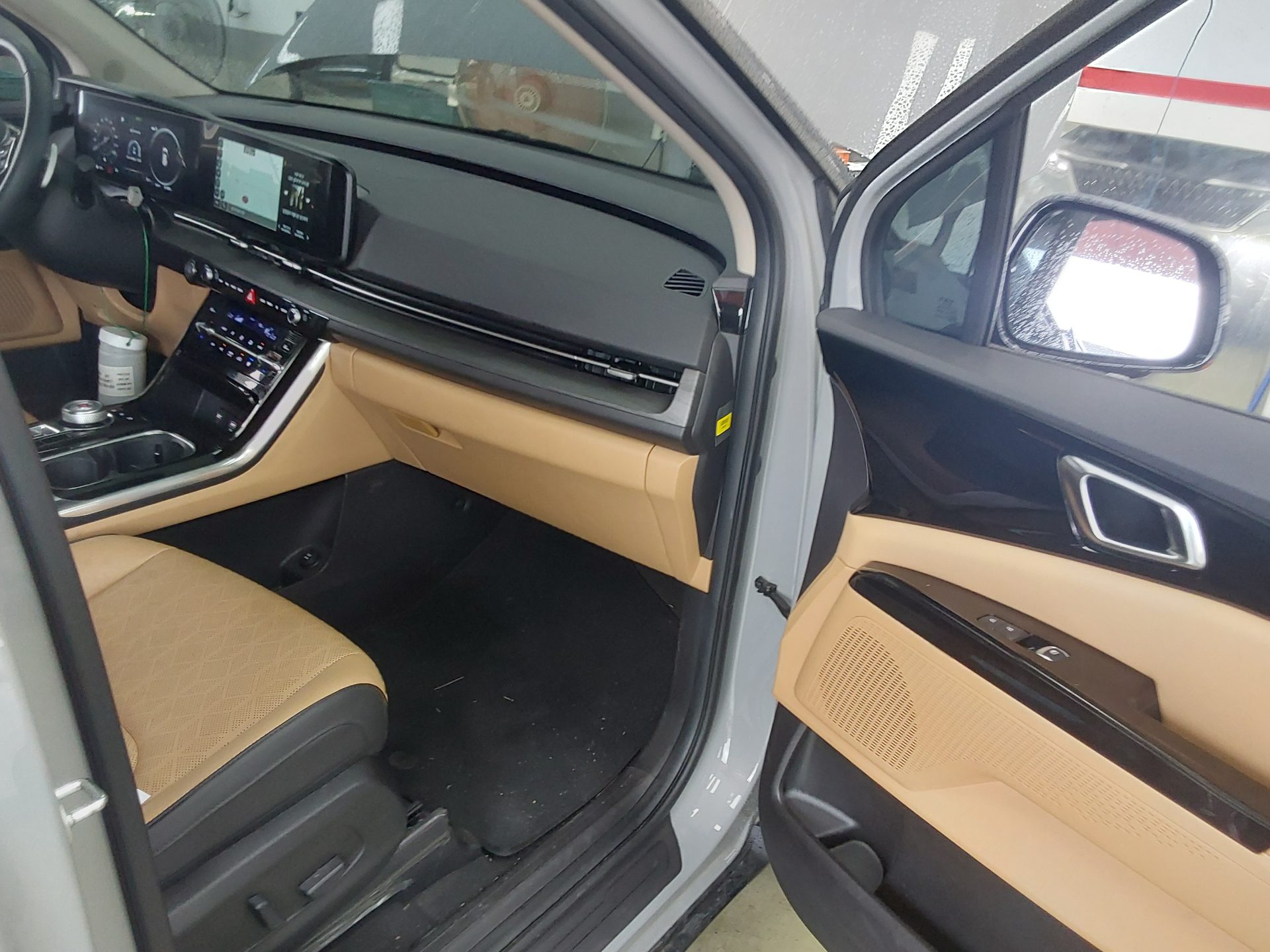 2023 - kia carnival