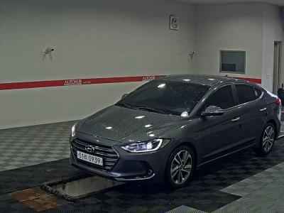 HYUNDAI AVANTE GDi