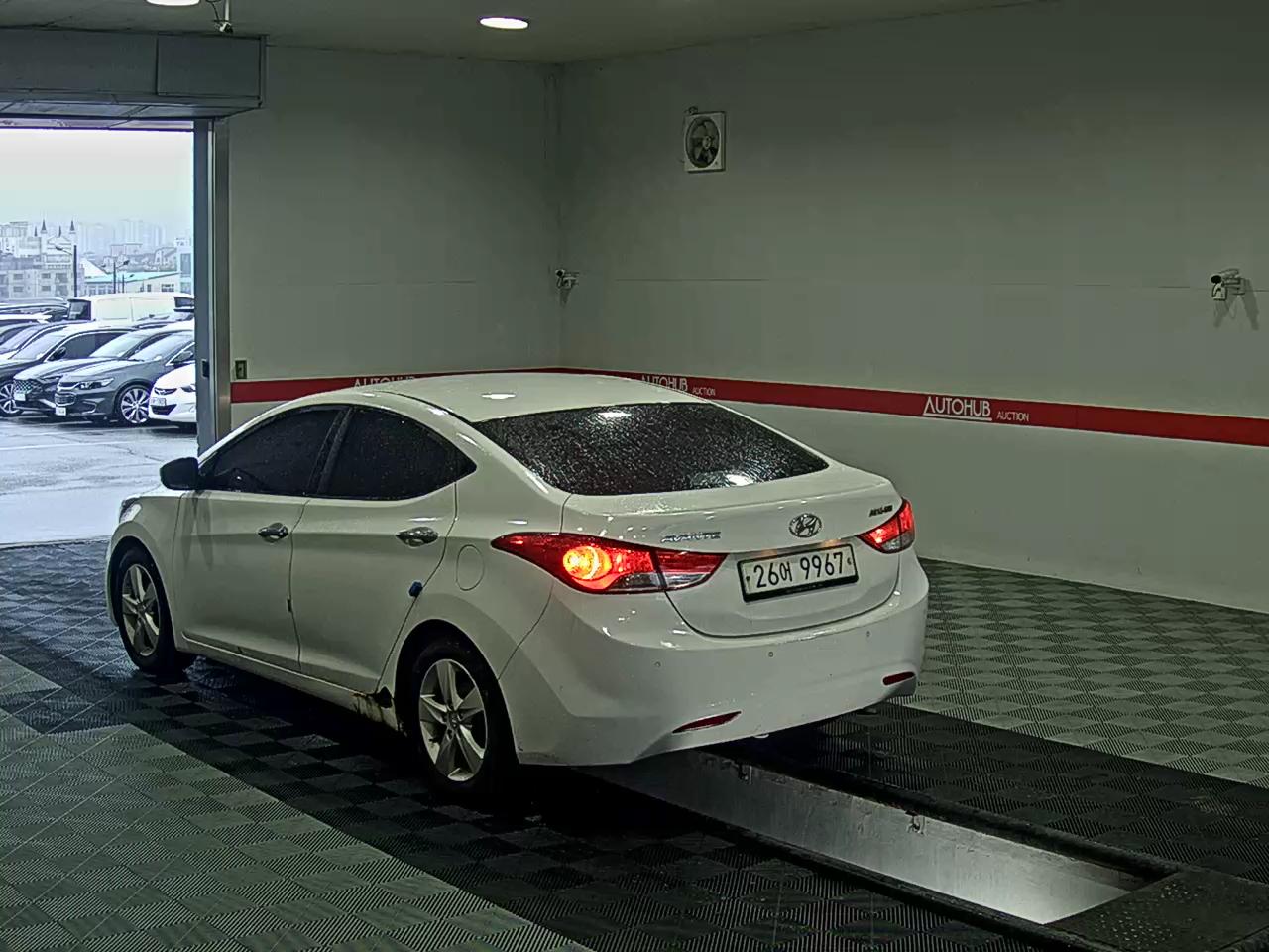 2012 - hyundai avante