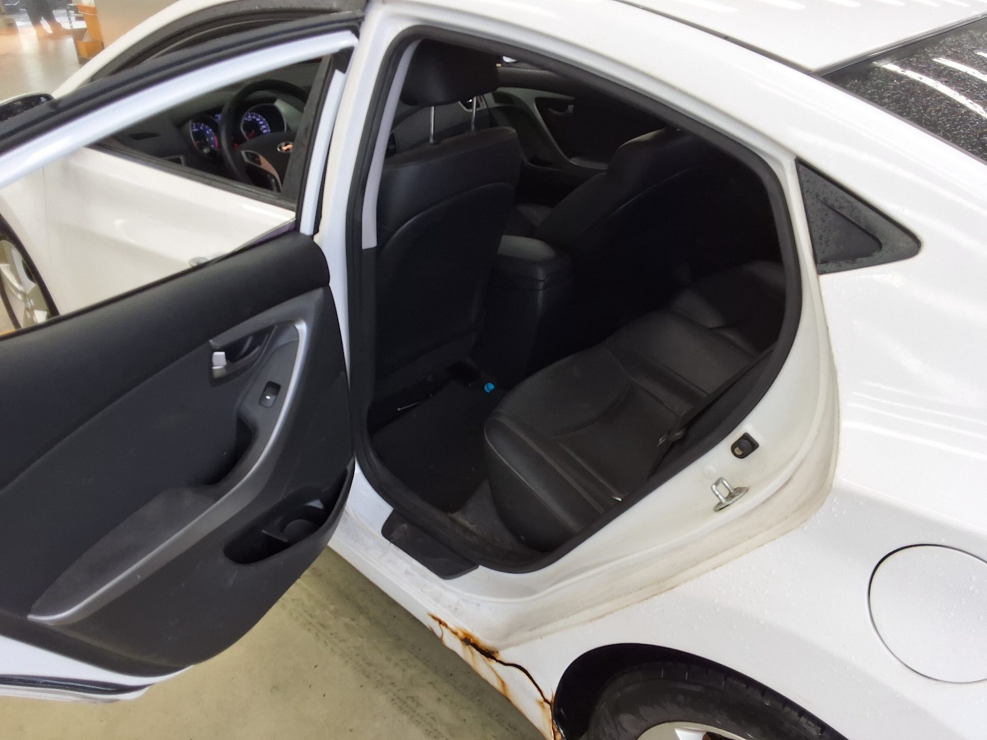 2012 - hyundai avante