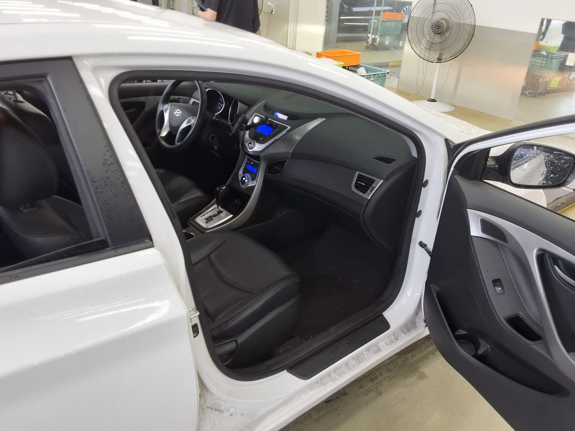 2012 - hyundai avante