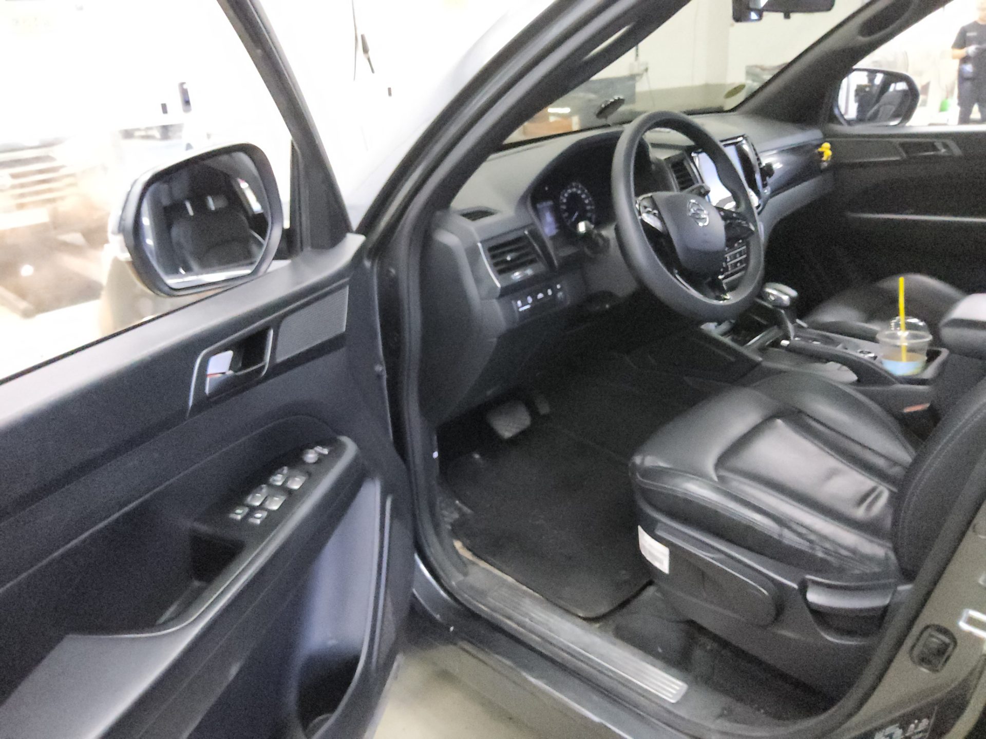 2022 - ssangyong rexton
