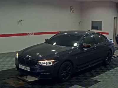 BMW 5 SERIES (7TH GEN) 530i xDrive M PACK
