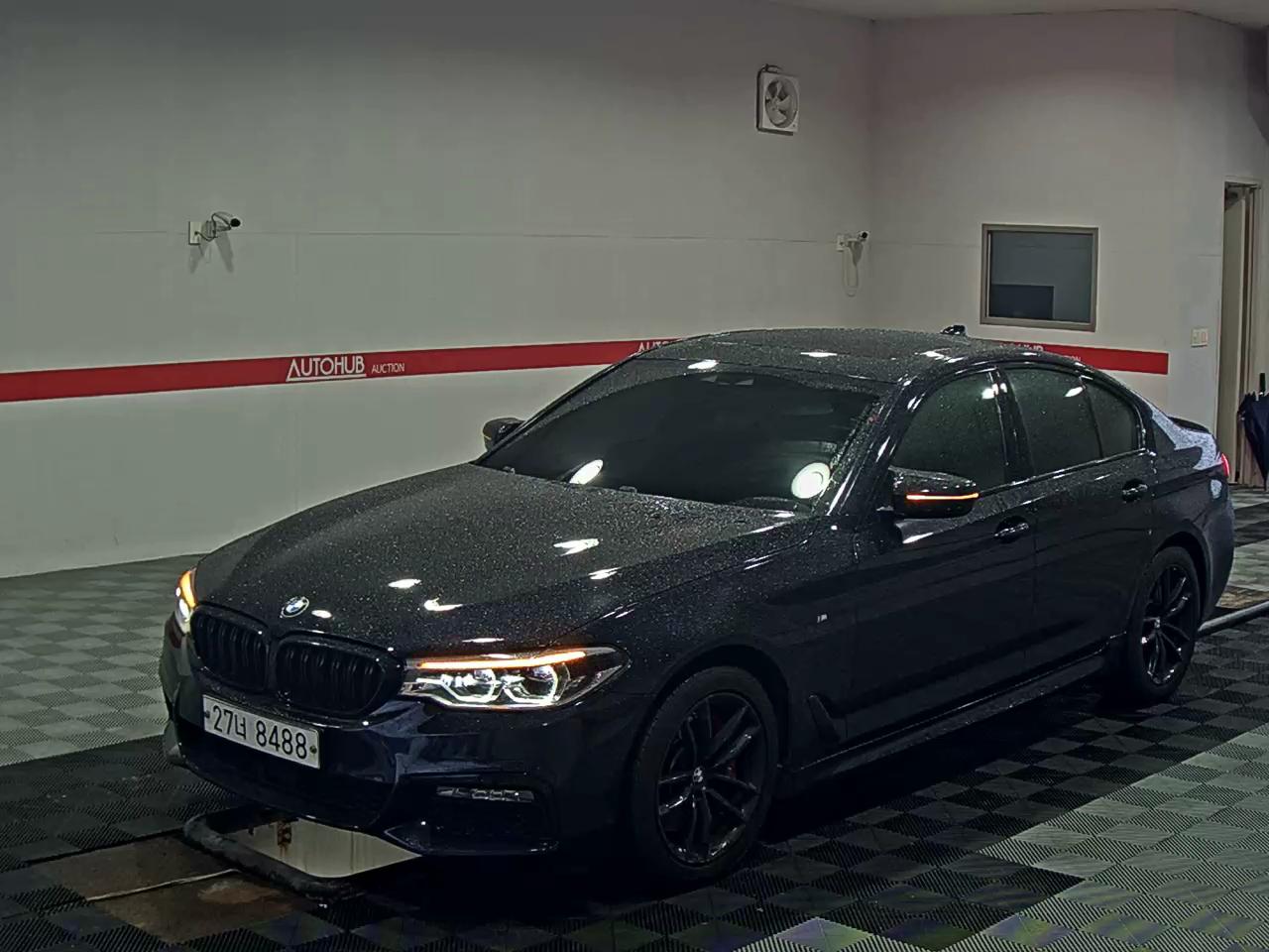 BMW 5 SERIES (7TH GEN) 530i xDrive M PACK