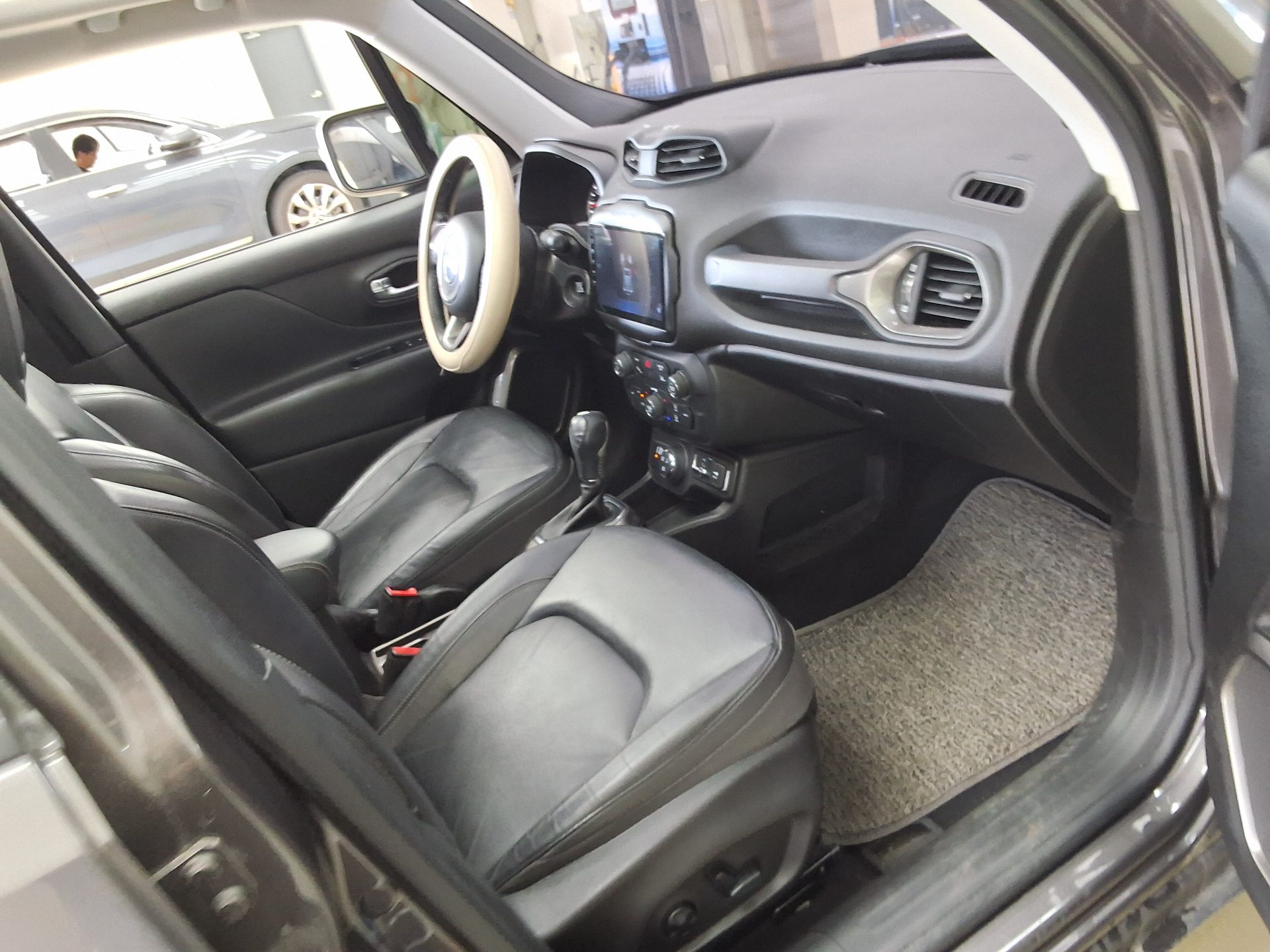2018 - jeep renegade