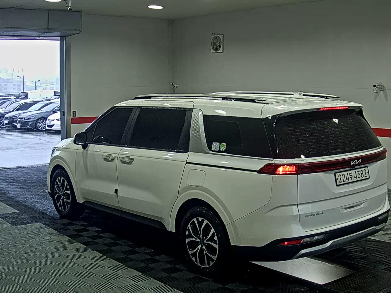 2023 - kia carnival