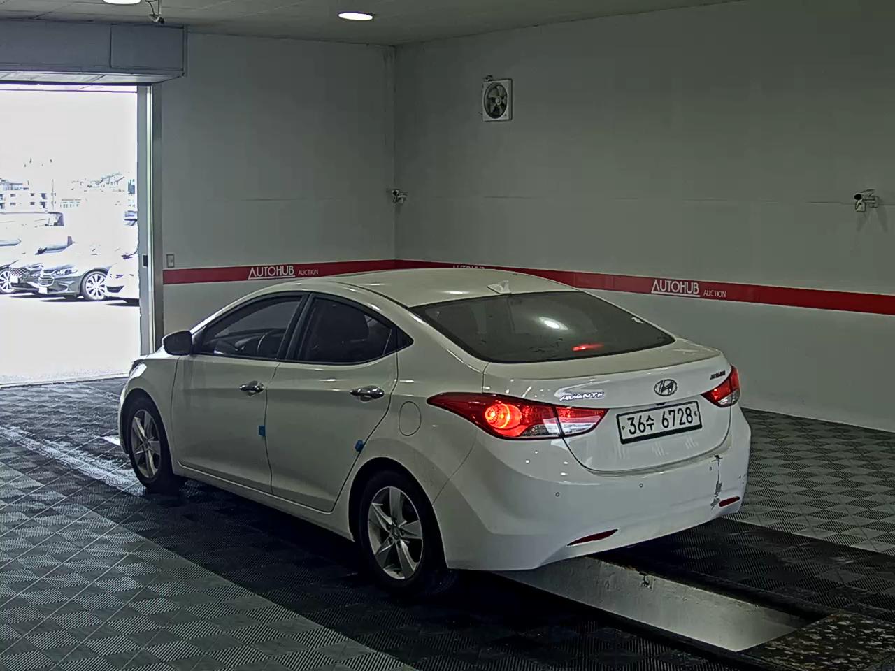 2011 - hyundai avante