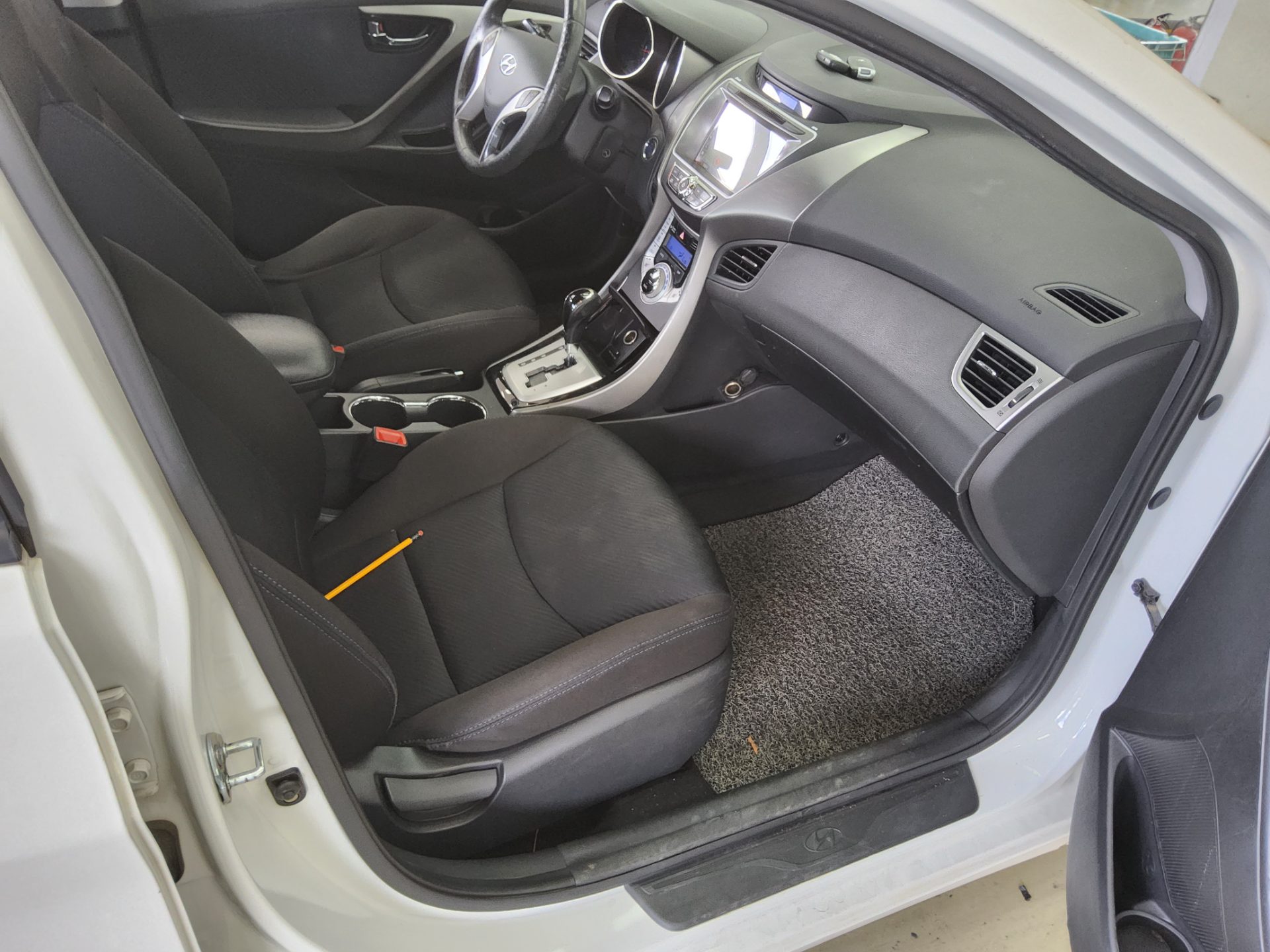 2011 - hyundai avante