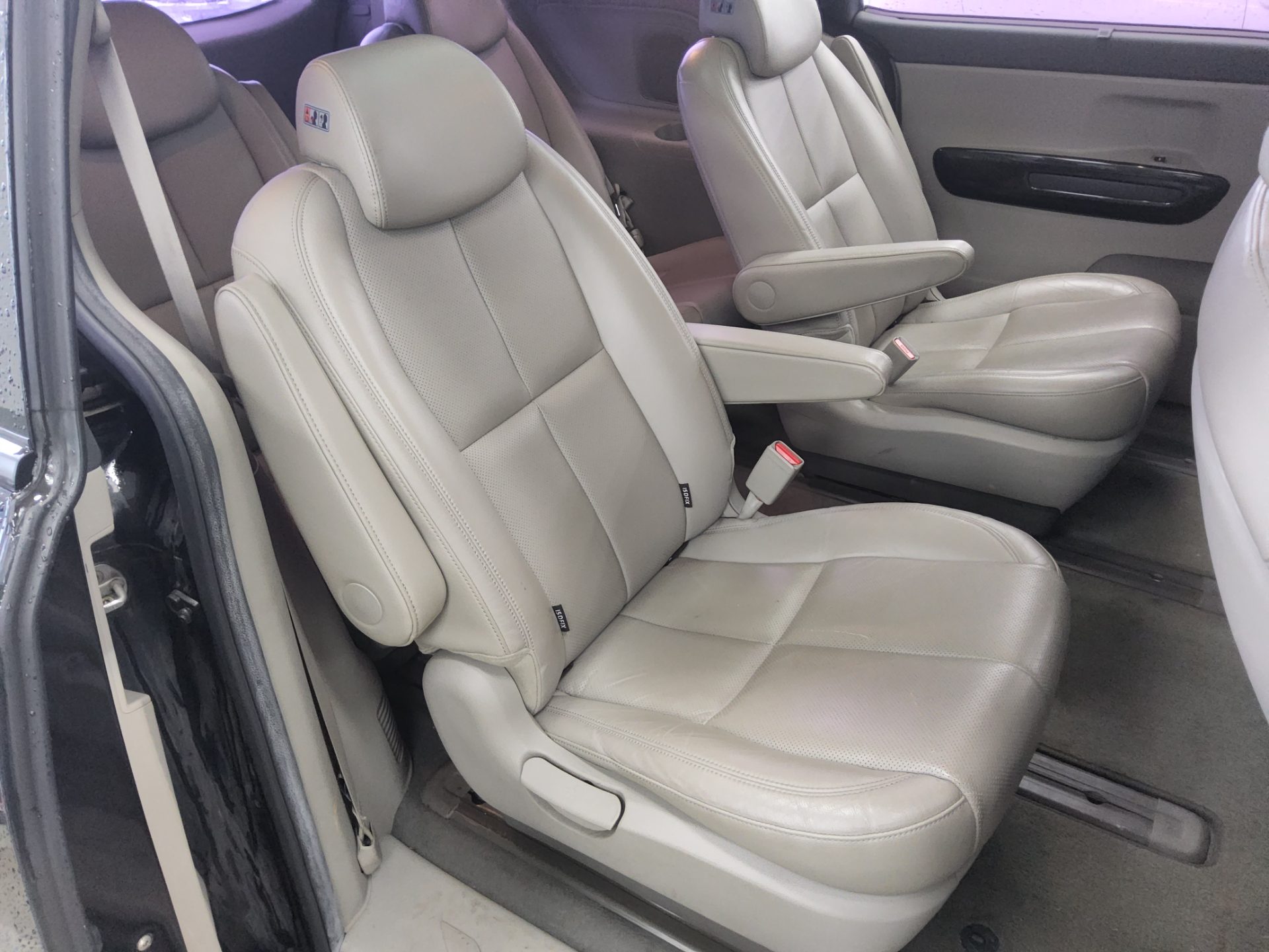 2016 - kia carnival