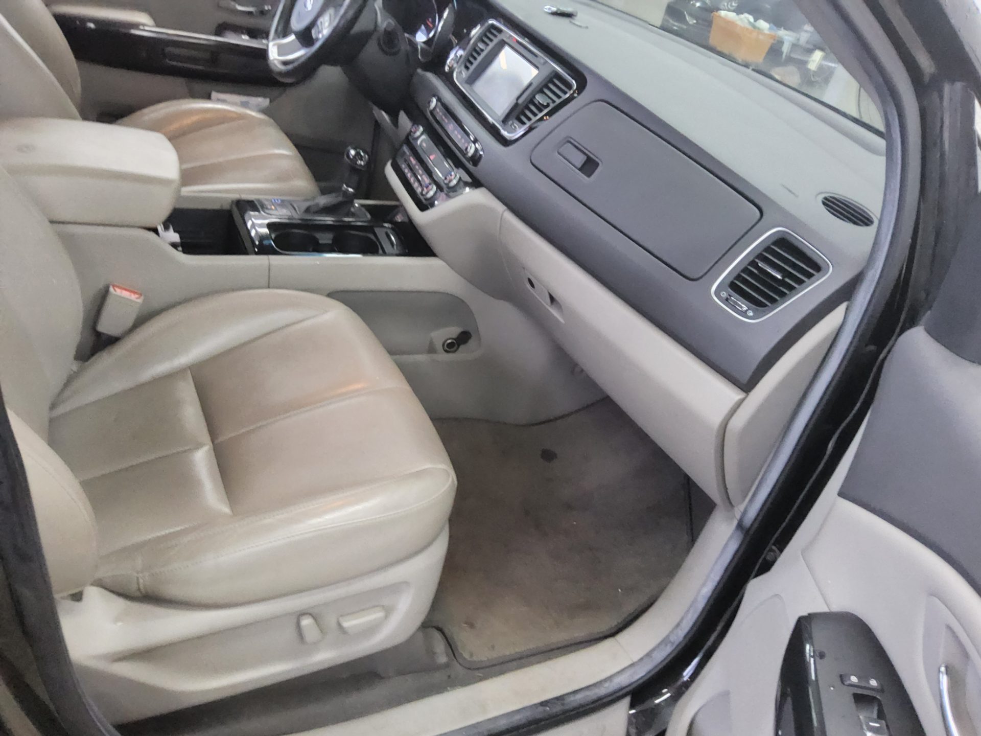 2016 - kia carnival