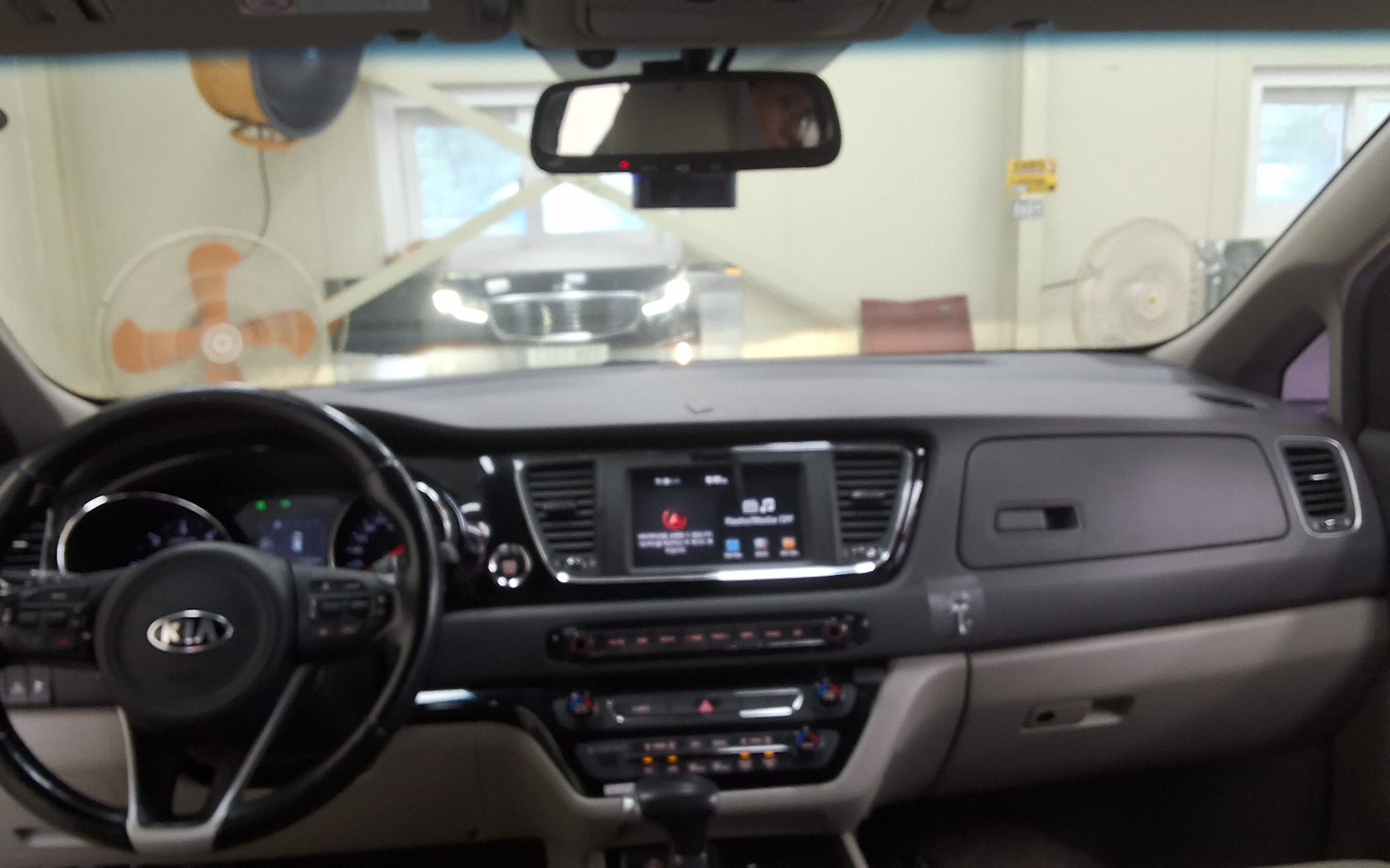 2017 - kia carnival