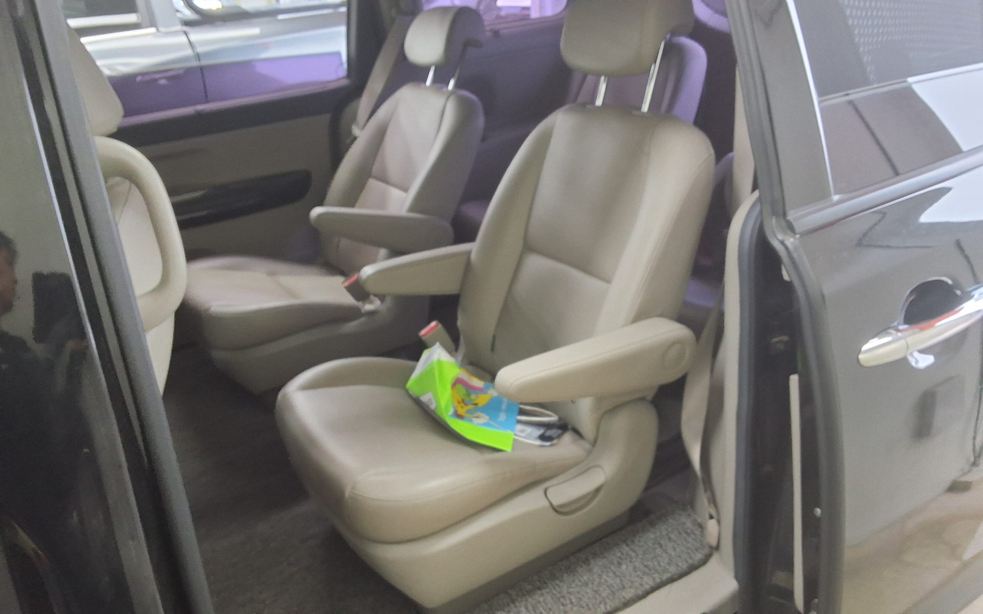 2017 - kia carnival