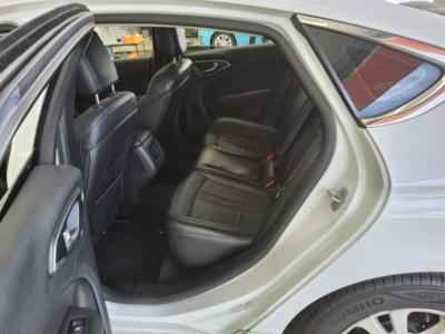 Chrysler 200 (2Nd Gen) 2.4 Limited 2015 2.4 limited
