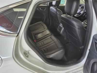 Chrysler 200 (2Nd Gen) 2.4 Limited 2015 2.4 limited