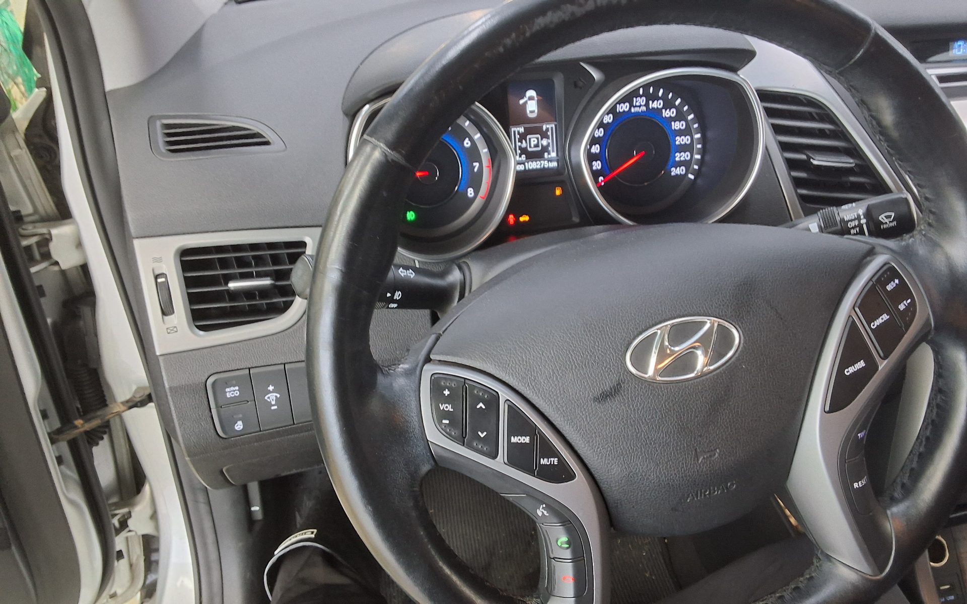 2016 - hyundai avante