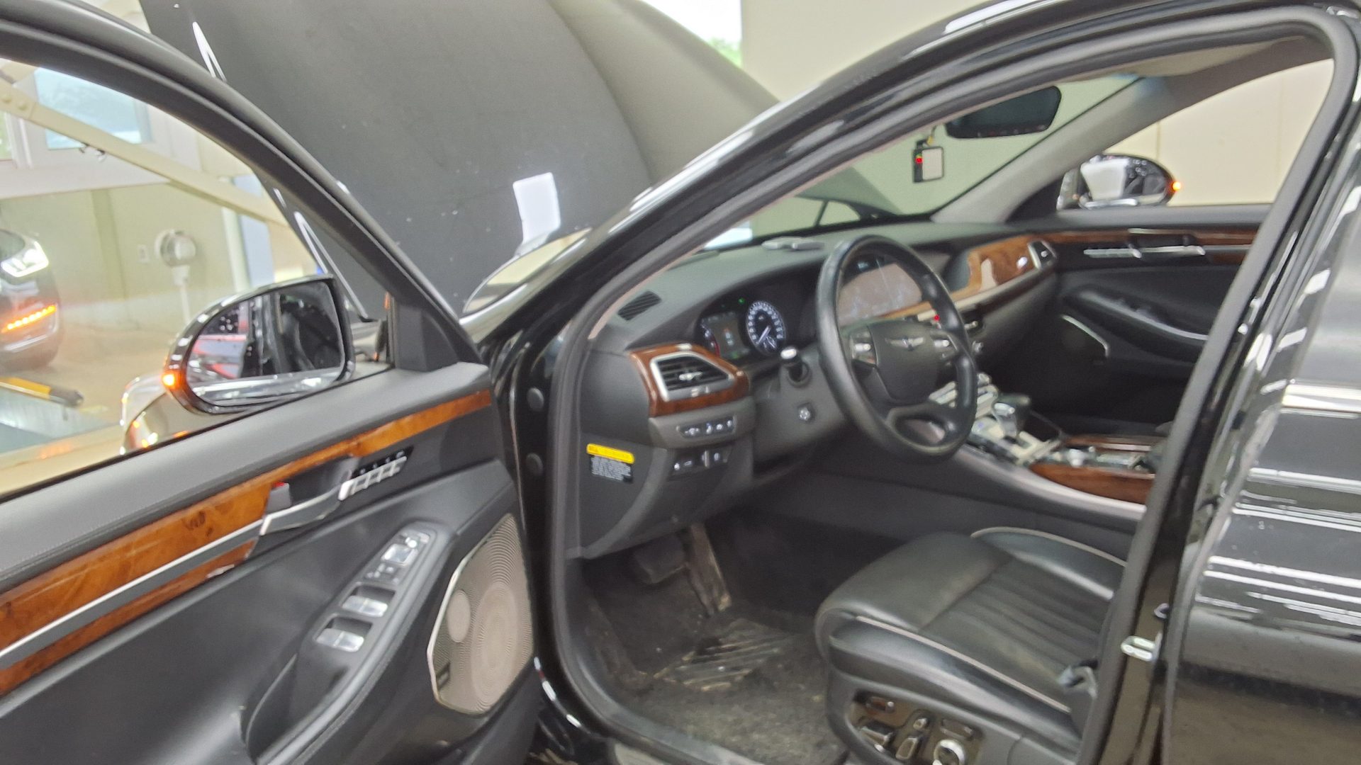 2016 - genesis eq900