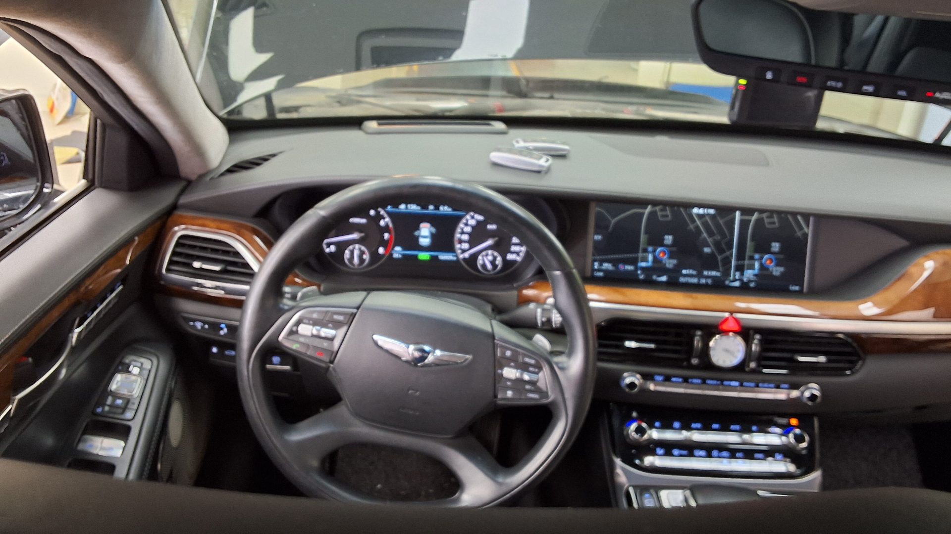 2016 - genesis eq900