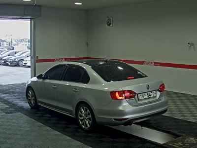 فولكس فاجن Jetta (6Th Gen) 2.0 Tdi 2011 2.0 tdi