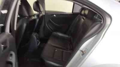 فولكس فاجن Jetta (6Th Gen) 2.0 Tdi 2011 2.0 tdi