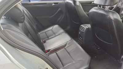 فولكس فاجن Jetta (6Th Gen) 2.0 Tdi 2011 2.0 tdi