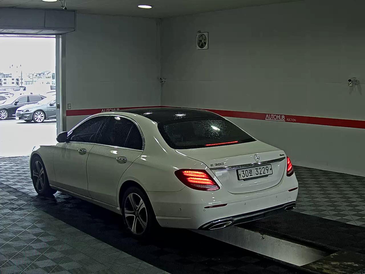 2017 - mercedes-benz e300