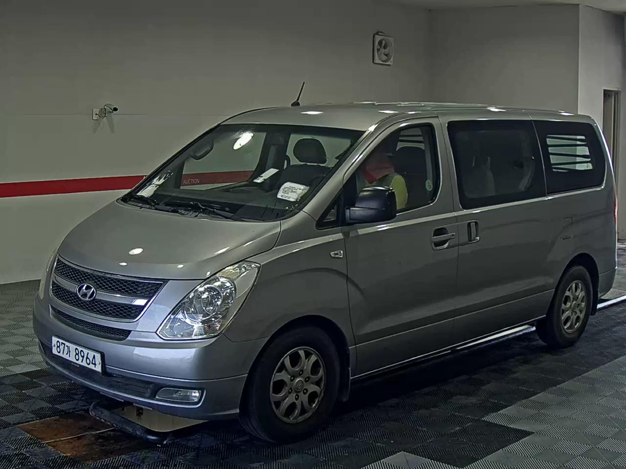 2011 - hyundai grand starex